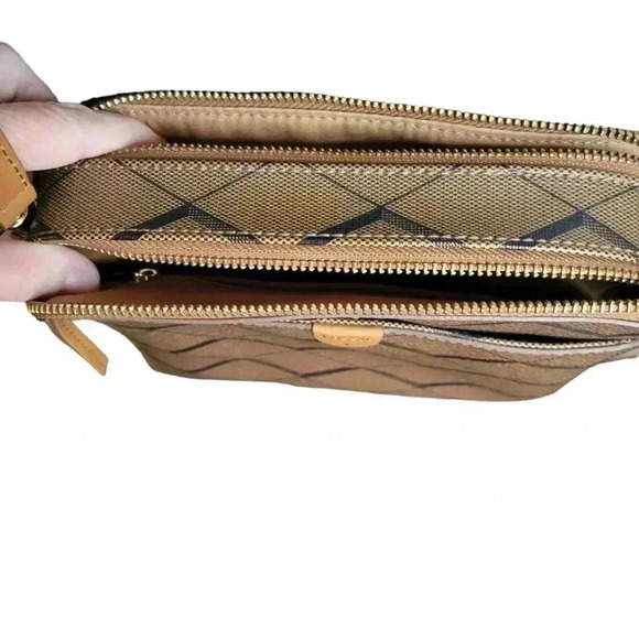 Fossil Crossbody Purse - Picture 6 of 6